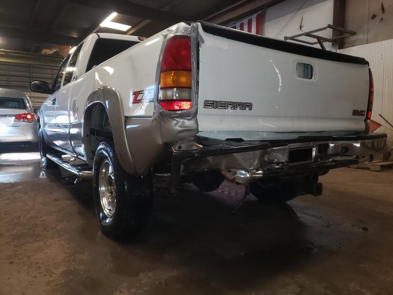 Photo 9 from auction – 2003 GMC NEW SIERRA with VIN 2GTEK19T931180462