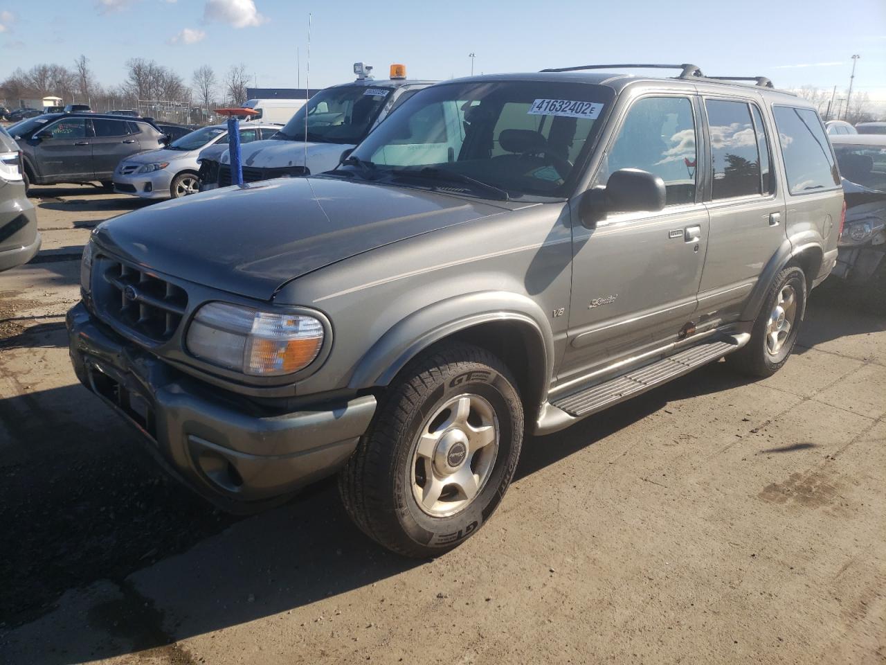 Photo 2 from auction – 2000 FORD EXPLORER L with VIN 1FMZU85P8YZB21250