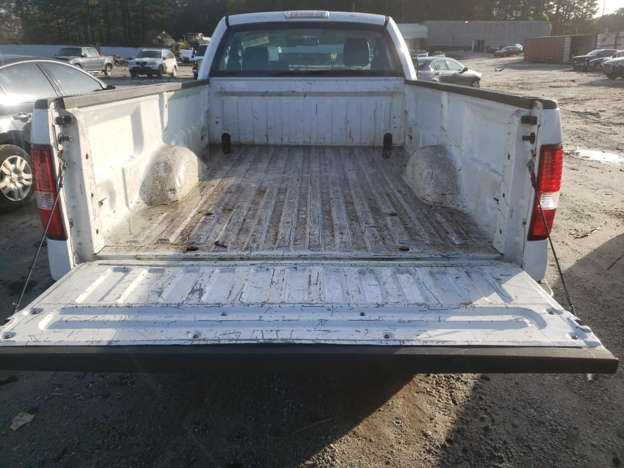Photo 6 from auction – 2006 FORD F150 with VIN 1FTRF12266NA56045
