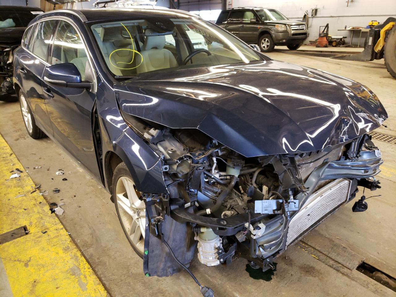 VOLVO V60 PLATIN 2015 with VIN YV1612SD5F1193410 - Photo from auction