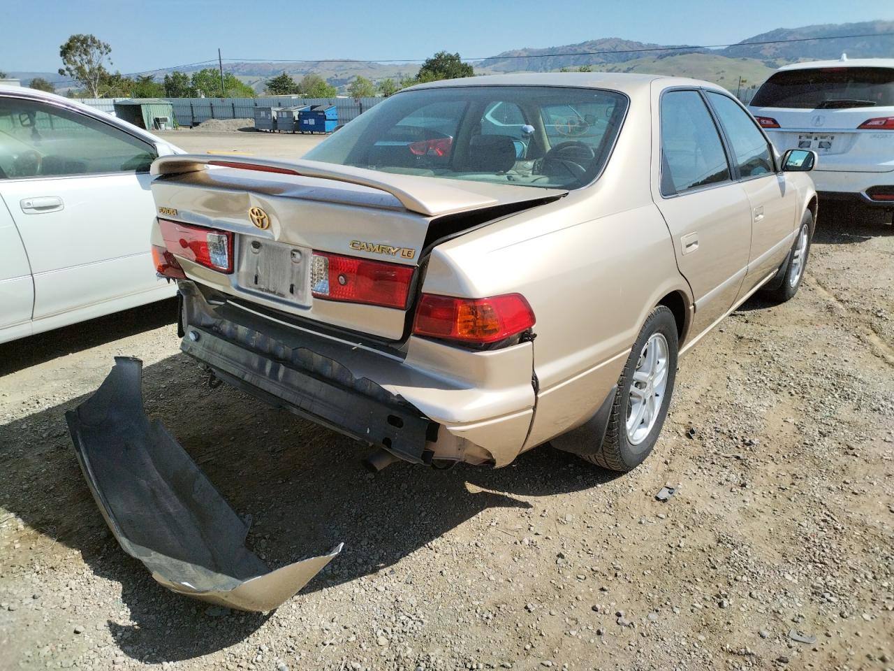 Photo 4 from auction – 2001 TOYOTA CAMRY CE with VIN JT2BG22K810537451