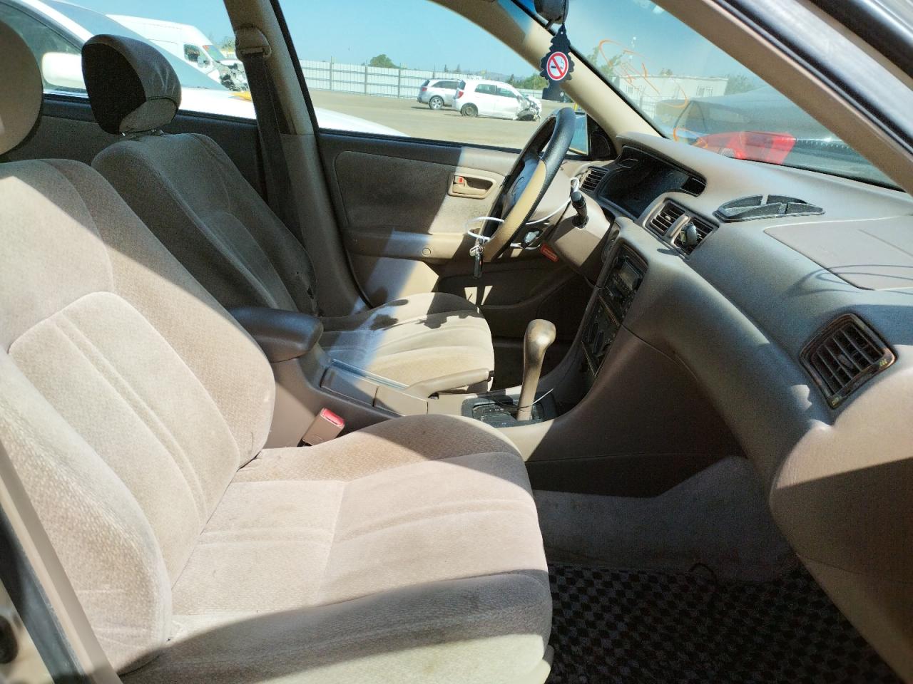 Photo 5 from auction – 2001 TOYOTA CAMRY CE with VIN JT2BG22K810537451