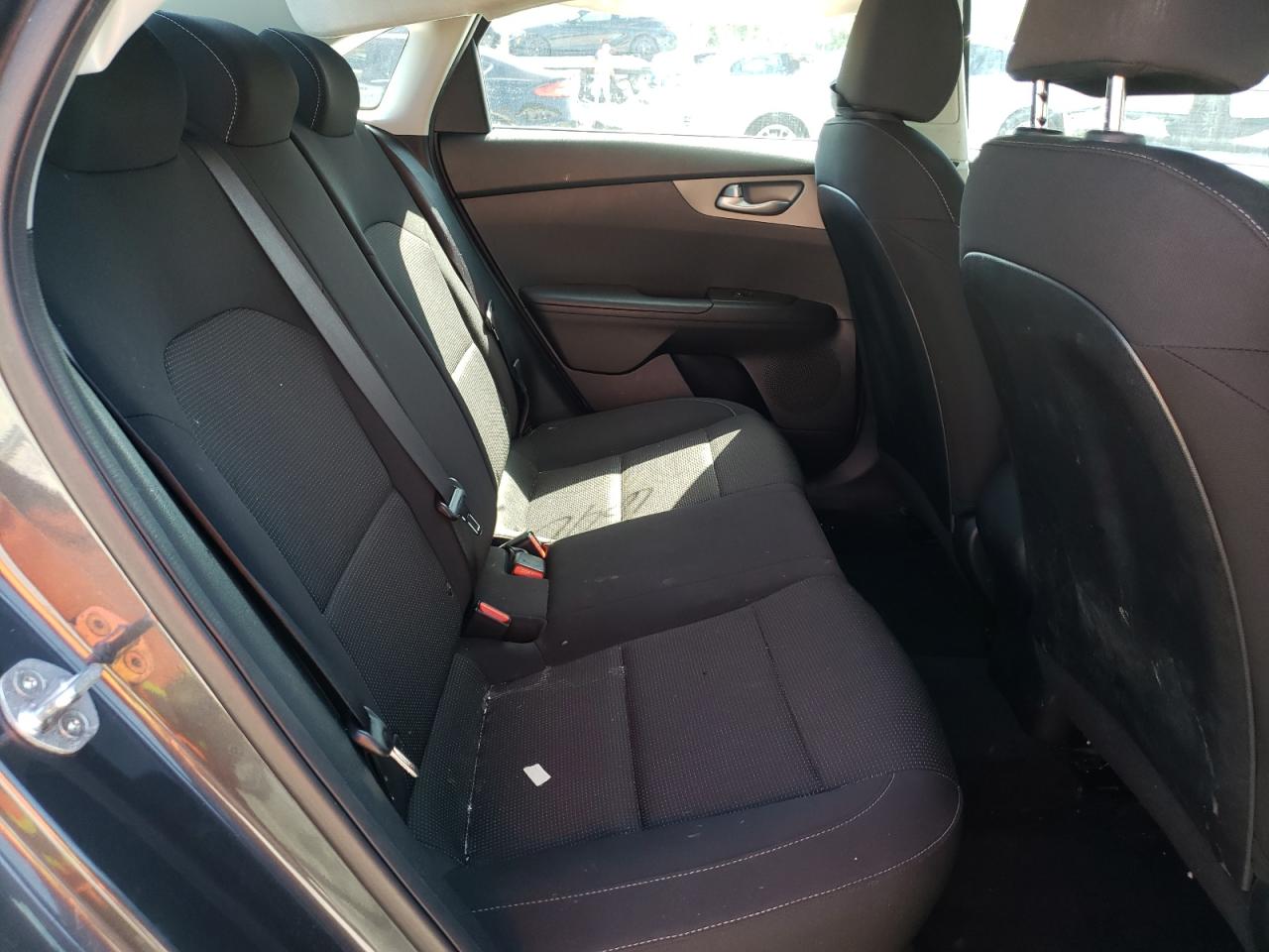 Photo 6 from auction – 2019 KIA FORTE FE with VIN 3KPF24AD9KE092409