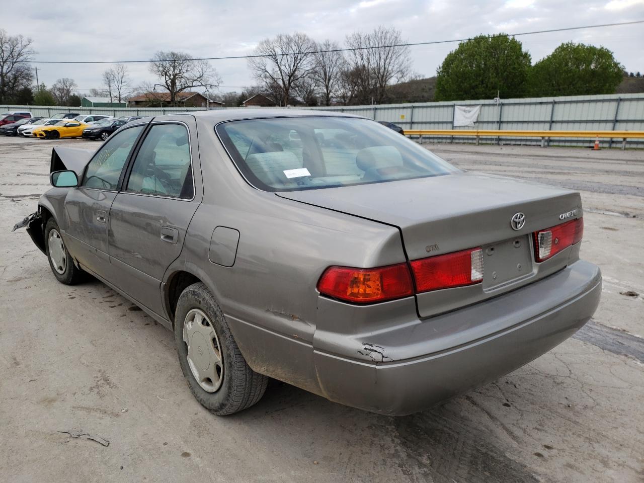 Photo 3 from auction – 2000 TOYOTA CAMRY CE with VIN 4T1BG22K5YU714656