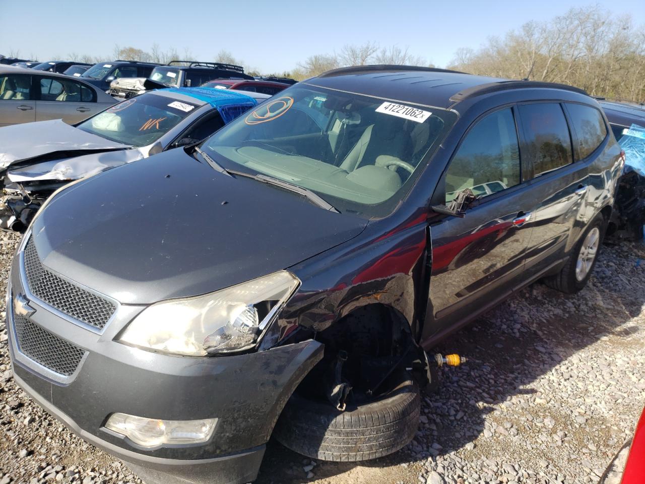 Photo 2 from auction – 2011 CHEVROLET TRAVERSE L with VIN 1GNKREED0BJ279428