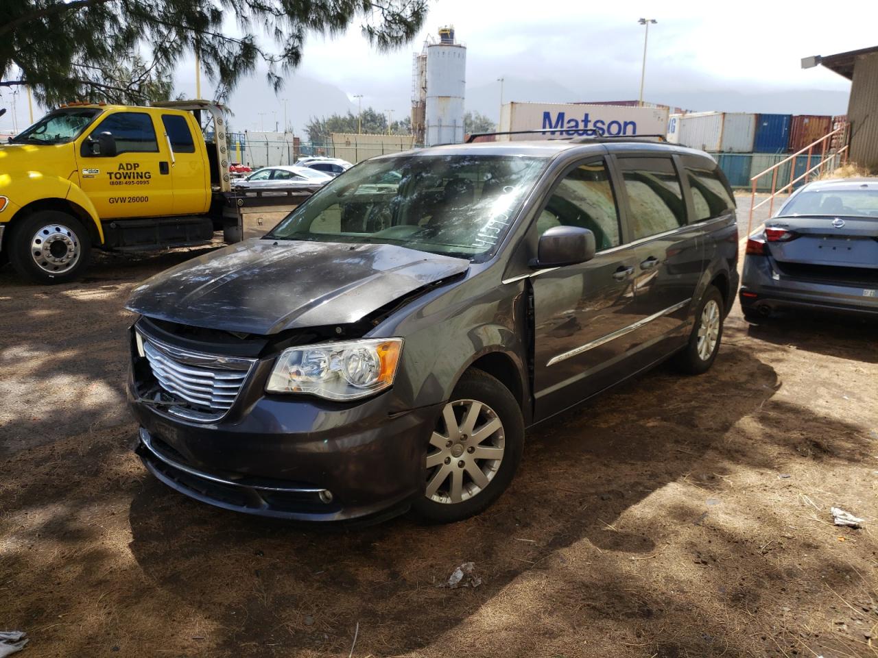 Photo 2 from auction – 2015 CHRYSLER TOWN & COU with VIN 2C4RC1BG3FR589249