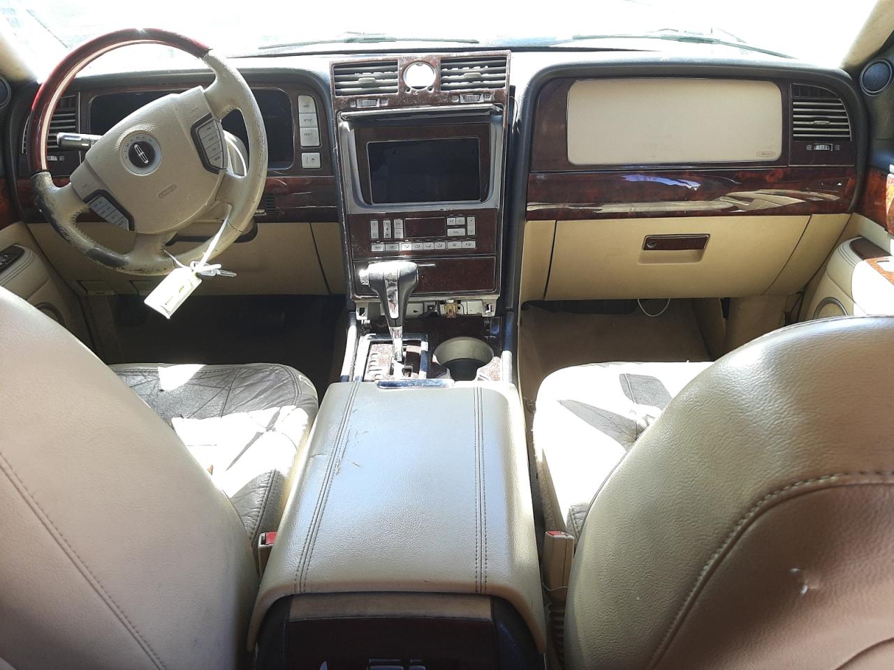 Photo 9 from auction – 2005 LINCOLN NAVIGATOR with VIN 5LMFU27535LJ20952