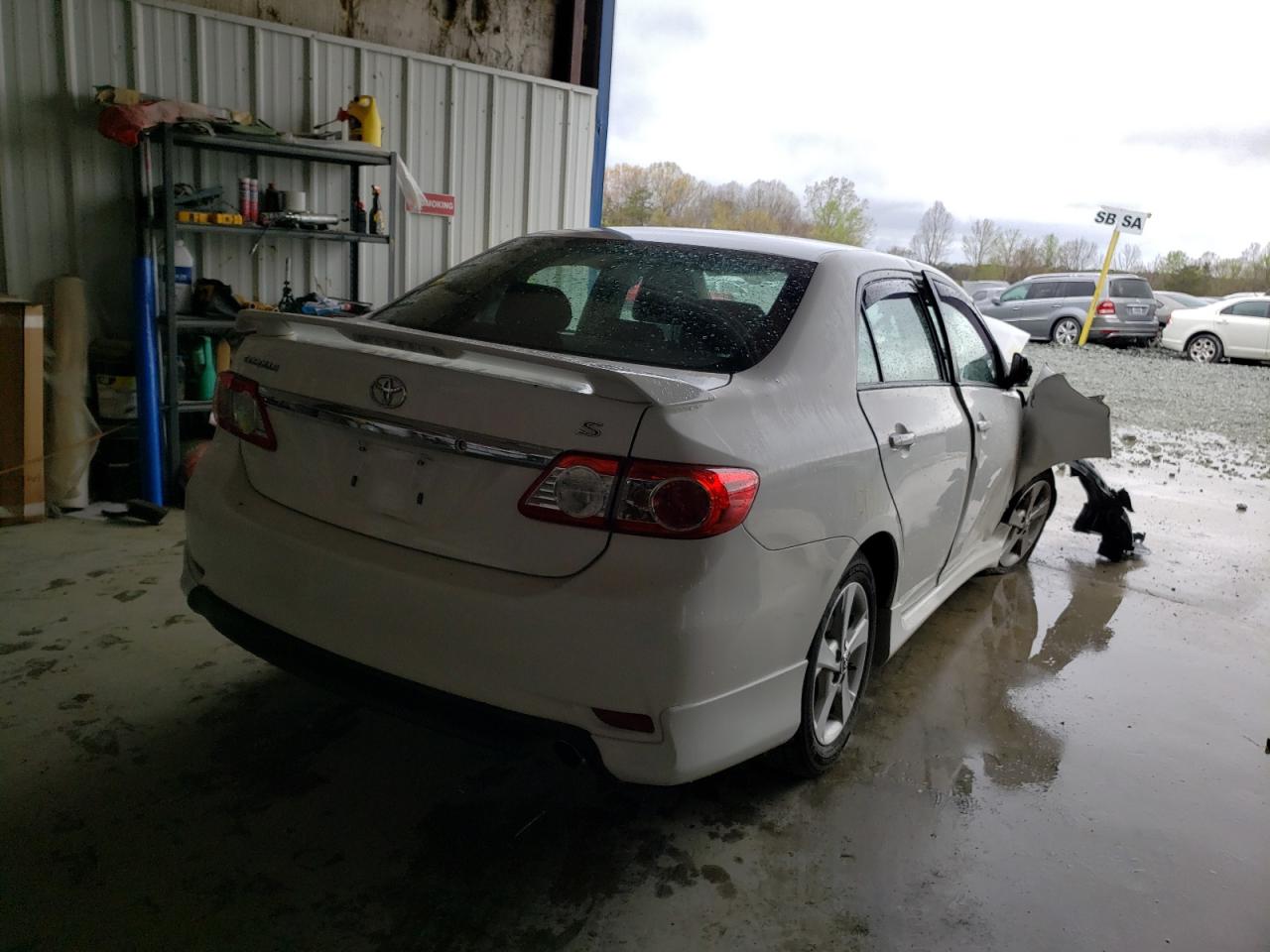 Photo 4 from auction – 2011 TOYOTA CAROLLA with VIN 2T1BU4EE2BC585388