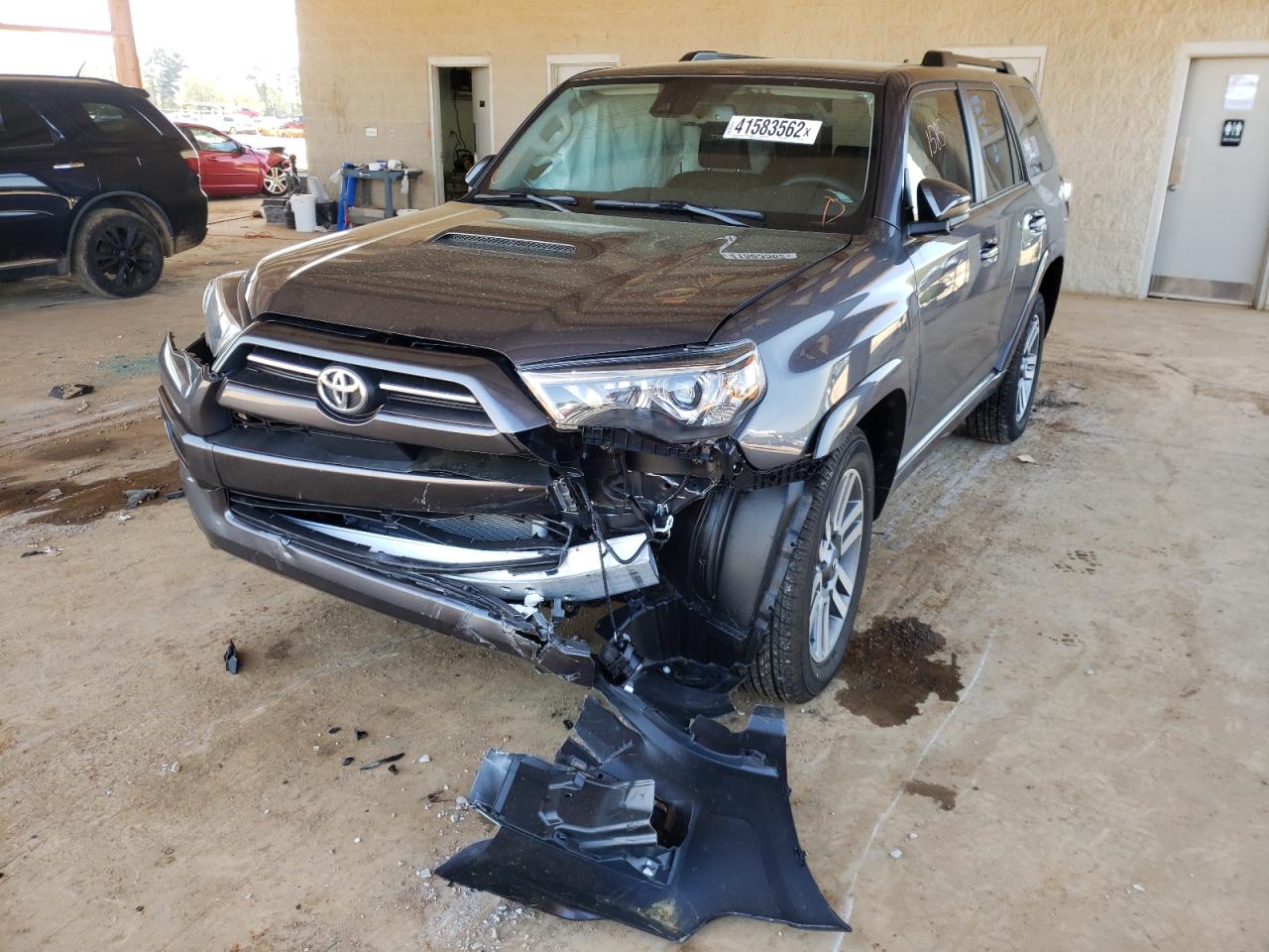 Photo 2 from auction – 2022 TOYOTA 4RUNNER SR with VIN JTESU5JR7N6020253