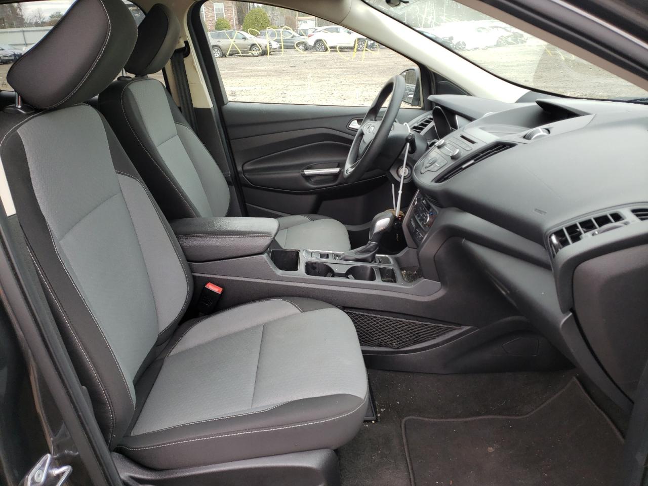 Photo 5 from auction – 2018 FORD ESCAPE SE with VIN 1FMCU9GD3JUA75523