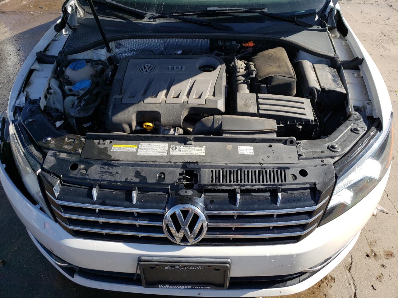 Photo 7 from auction – 2014 VOLKSWAGEN PASSAT SE with VIN 1VWBN7A34EC043660