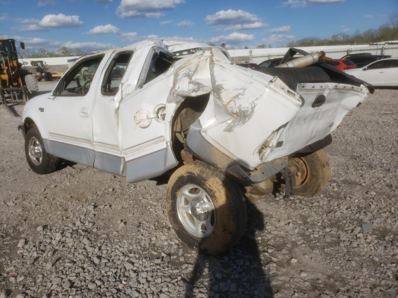Photo 3 from auction – 1997 FORD F150 with VIN 1FTDX1767VNA05090