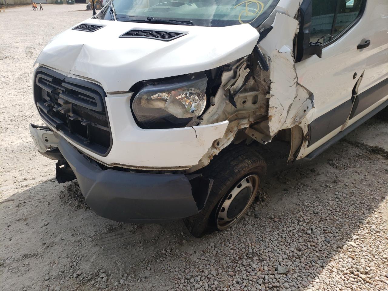 Photo 9 from auction – 2015 FORD TRANSIT T- with VIN 1FTYR1ZM0FKA94611