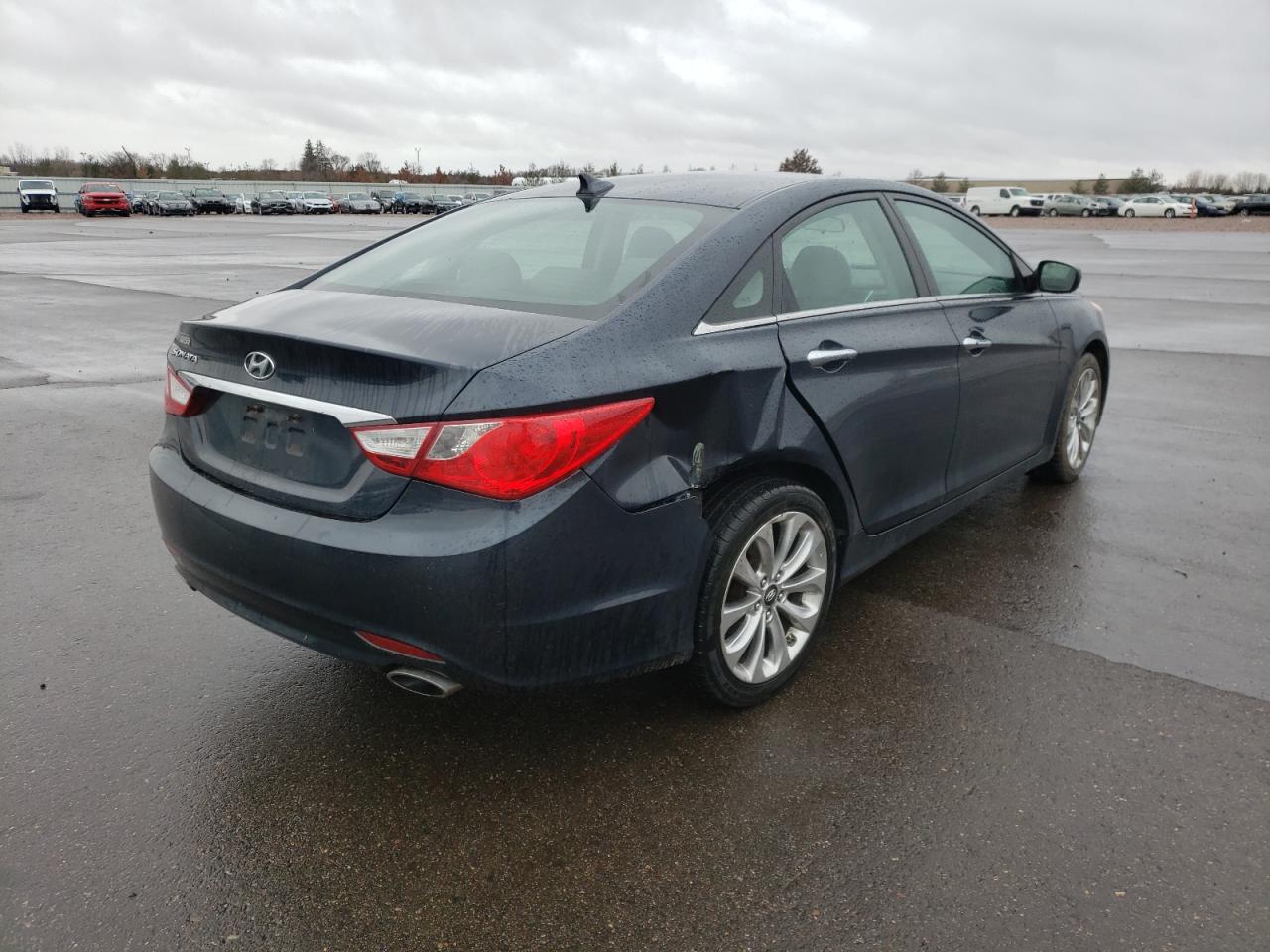 Photo 4 from auction – 2011 HYUNDAI SONATA SE with VIN 5NPEC4AC7BH215930