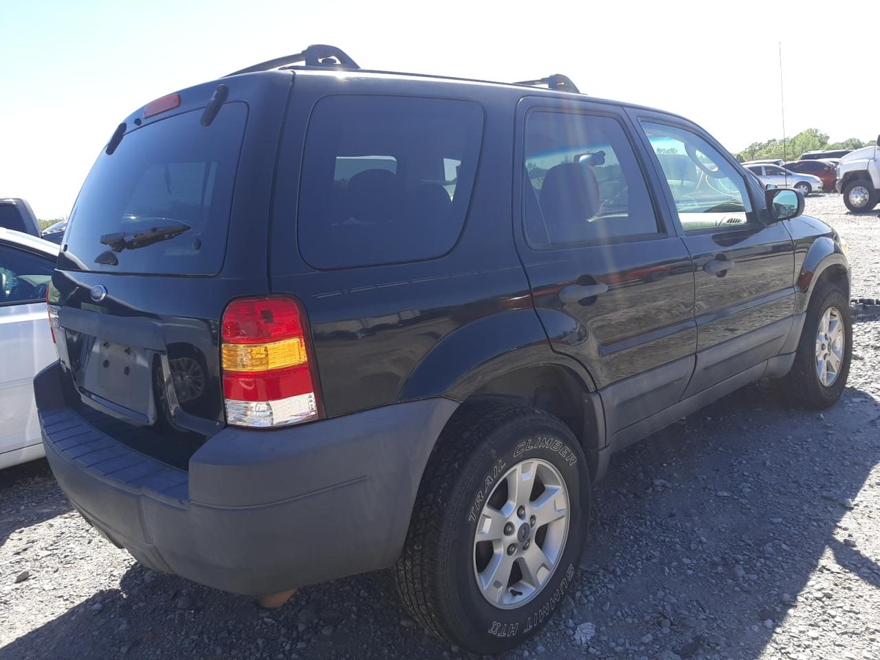 Photo 4 from auction – 2007 FORD ESCAPE XLT with VIN 1FMCU03Z77KA09817