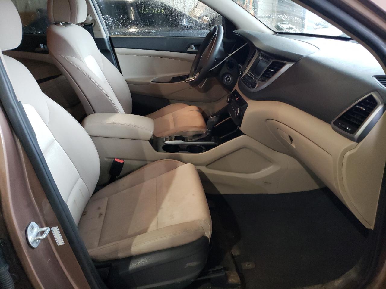 Photo 5 from auction – 2017 HYUNDAI TUCSON LIM with VIN KM8J3CA4XHU281674