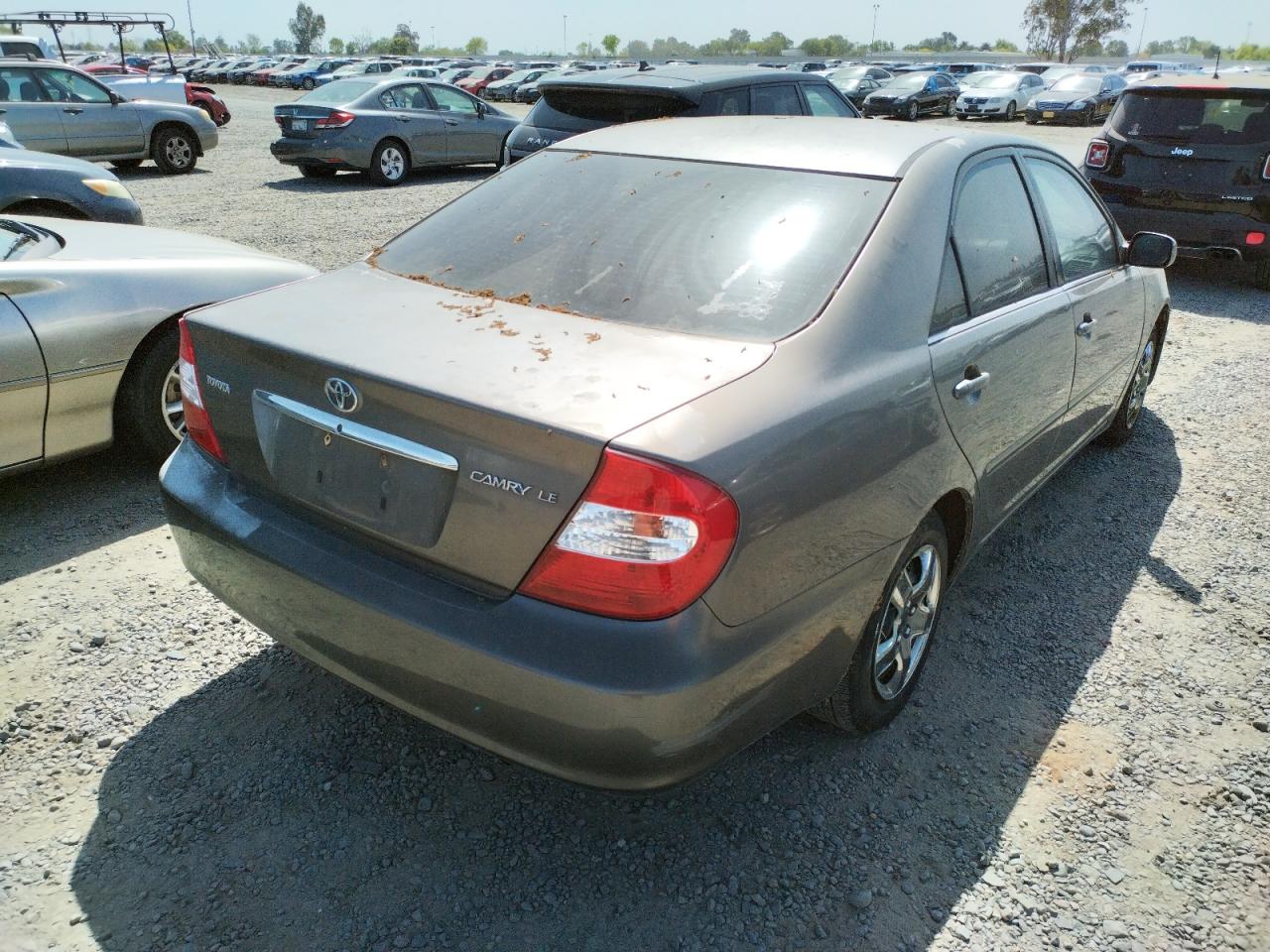 Photo 4 from auction – 2003 TOYOTA CAMRY LE with VIN 4T1BE32K83U642291