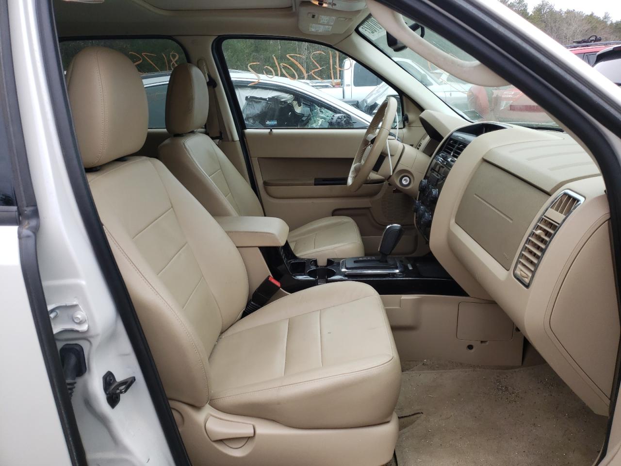 Photo 5 from auction – 2011 FORD ESCAPE LIM with VIN 1FMCU9EG7BKB63033