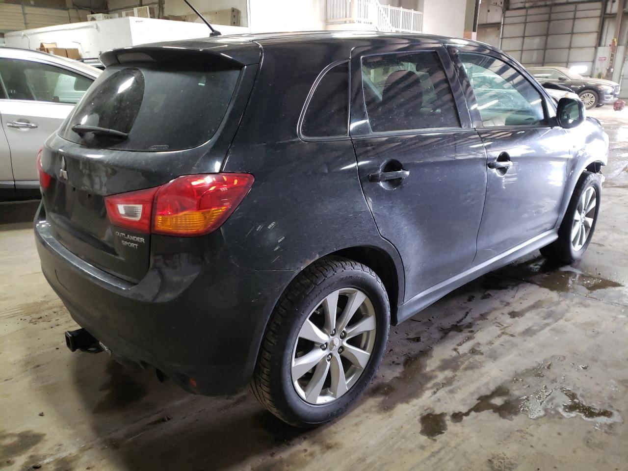 Photo 4 from auction – 2013 MITSUBISHI OUTLANDER with VIN 4A4AR3AU2DE021284