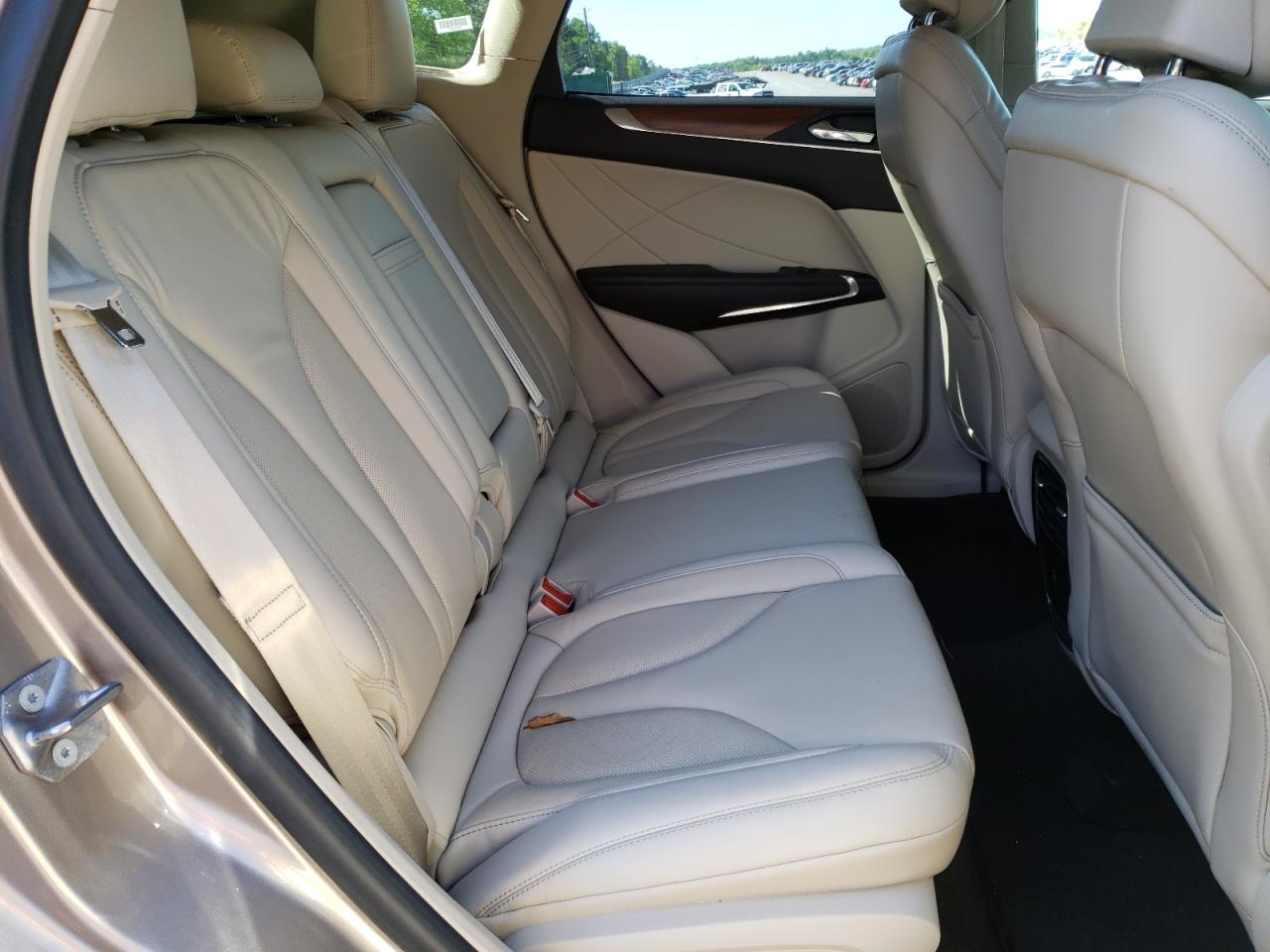 Photo 6 from auction – 2019 LINCOLN MKC SELECT with VIN 5LMCJ2C90KUL29446