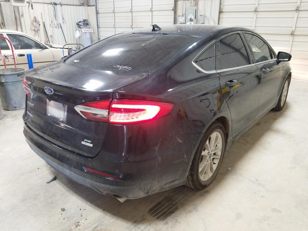 Photo 4 from auction – 2019 FORD FUSION SE with VIN 3FA6P0HD6KR276415