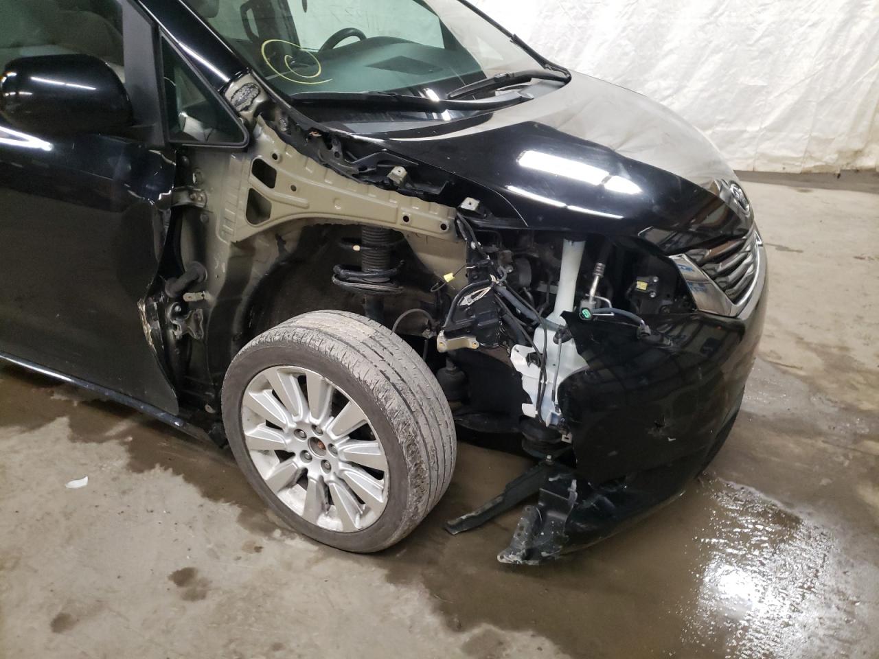 Photo 9 from auction – 2015 TOYOTA SIENNA LE with VIN 5TDJK3DC2FS110476