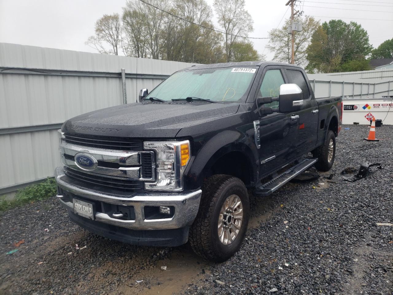 Photo 2 from auction – 2017 FORD F250 SUPER with VIN 1FT7W2BT2HEE11995