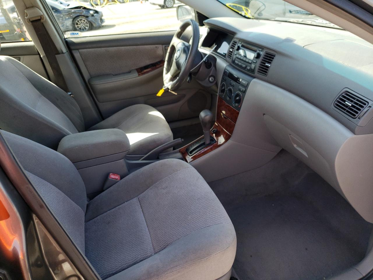Photo 5 from auction – 2006 TOYOTA COROLLA CE with VIN 1NXBR32E56Z672478