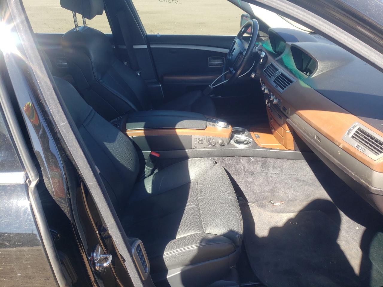 Photo 5 from auction – 2007 BMW 750 with VIN WBAHN83557DT73612
