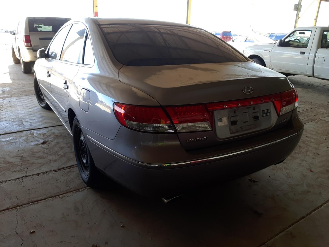 Photo 3 from auction – 2006 HYUNDAI AZERA SE with VIN KMHFC46F36A037403