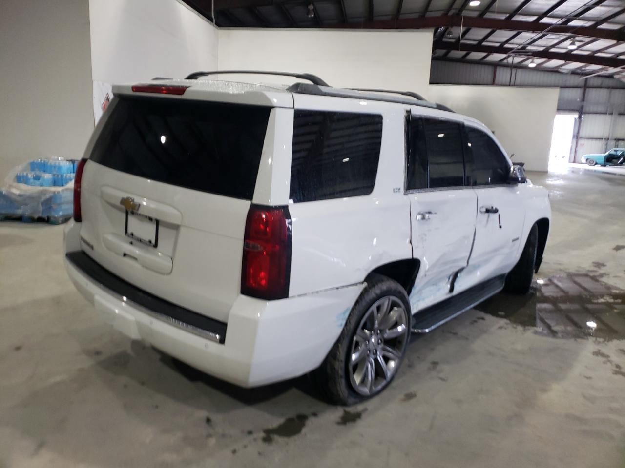 Photo 4 from auction – 2015 CHEVROLET TAHOE C150 with VIN 1GNSCCKC3FR594412