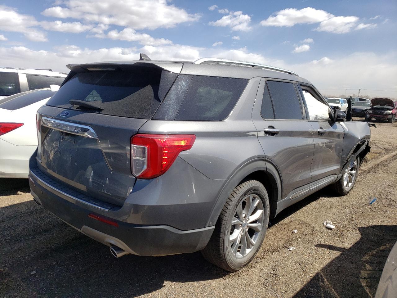 Photo 4 from auction – 2021 FORD EXPLORER L with VIN 1FMSK7FH5MGA85757