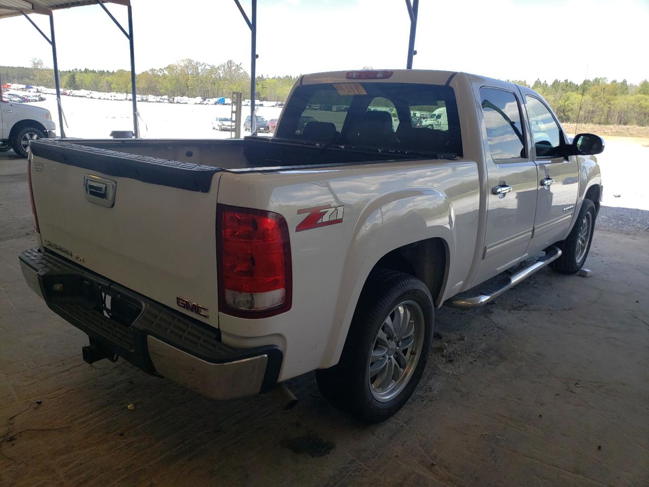 Photo 4 from auction – 2007 GMC NEW SIERRA with VIN 2GTEC13J571548016