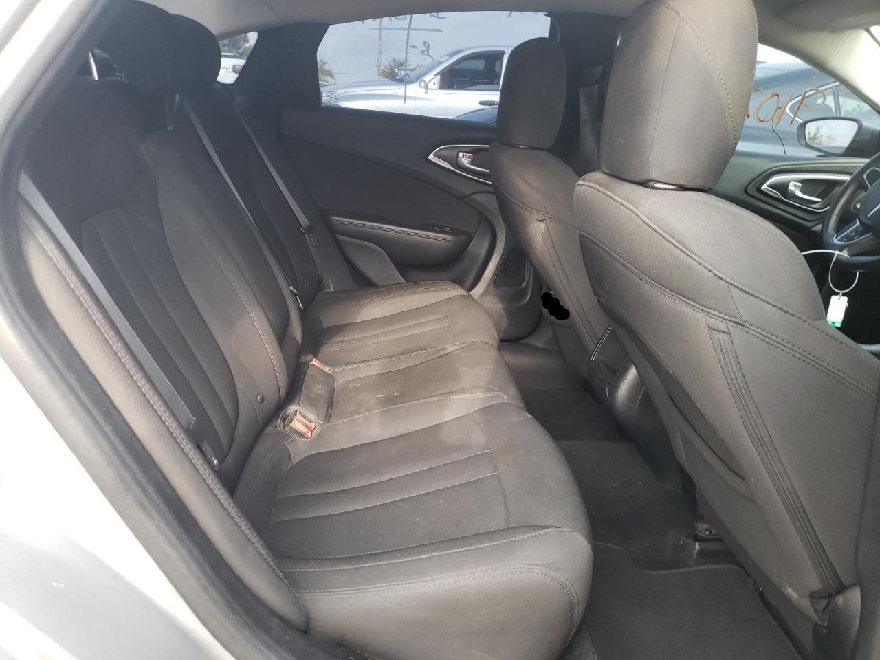 Photo 6 from auction – 2016 CHRYSLER 200 LIMITE with VIN 1C3CCCABXGN126499