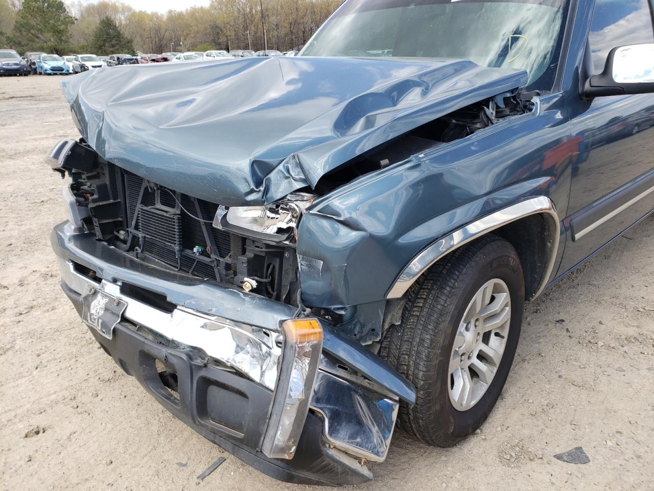 Photo 9 from auction – 2006 CHEVROLET SILVERADO with VIN 1GCEC19Z96Z264617