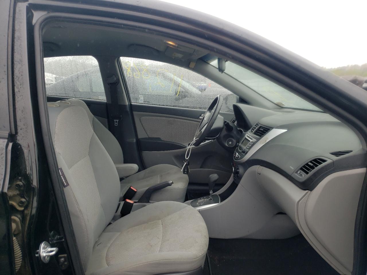Photo 5 from auction – 2013 HYUNDAI ACCENT GLS with VIN KMHCT4AE8DU582140