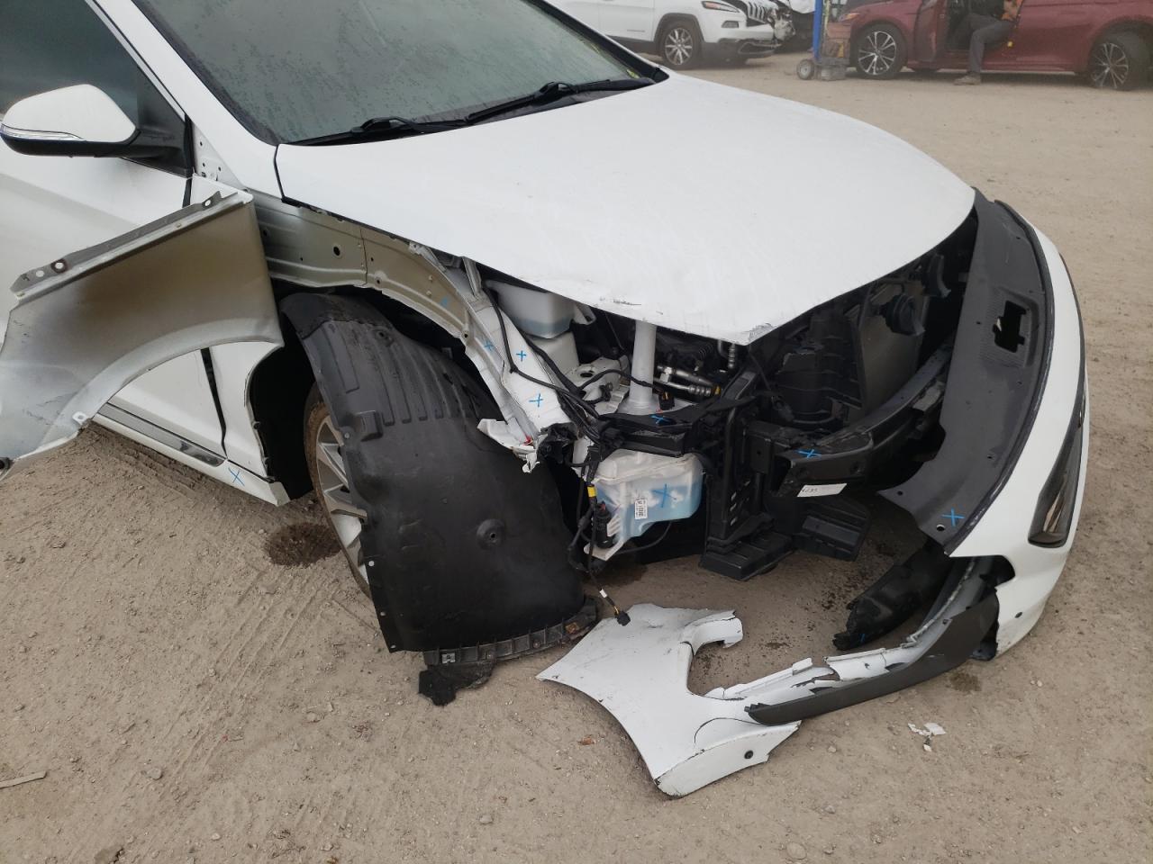 Photo 9 from auction – 2016 HYUNDAI SONATA SPO with VIN 5NPE34AF4GH434975