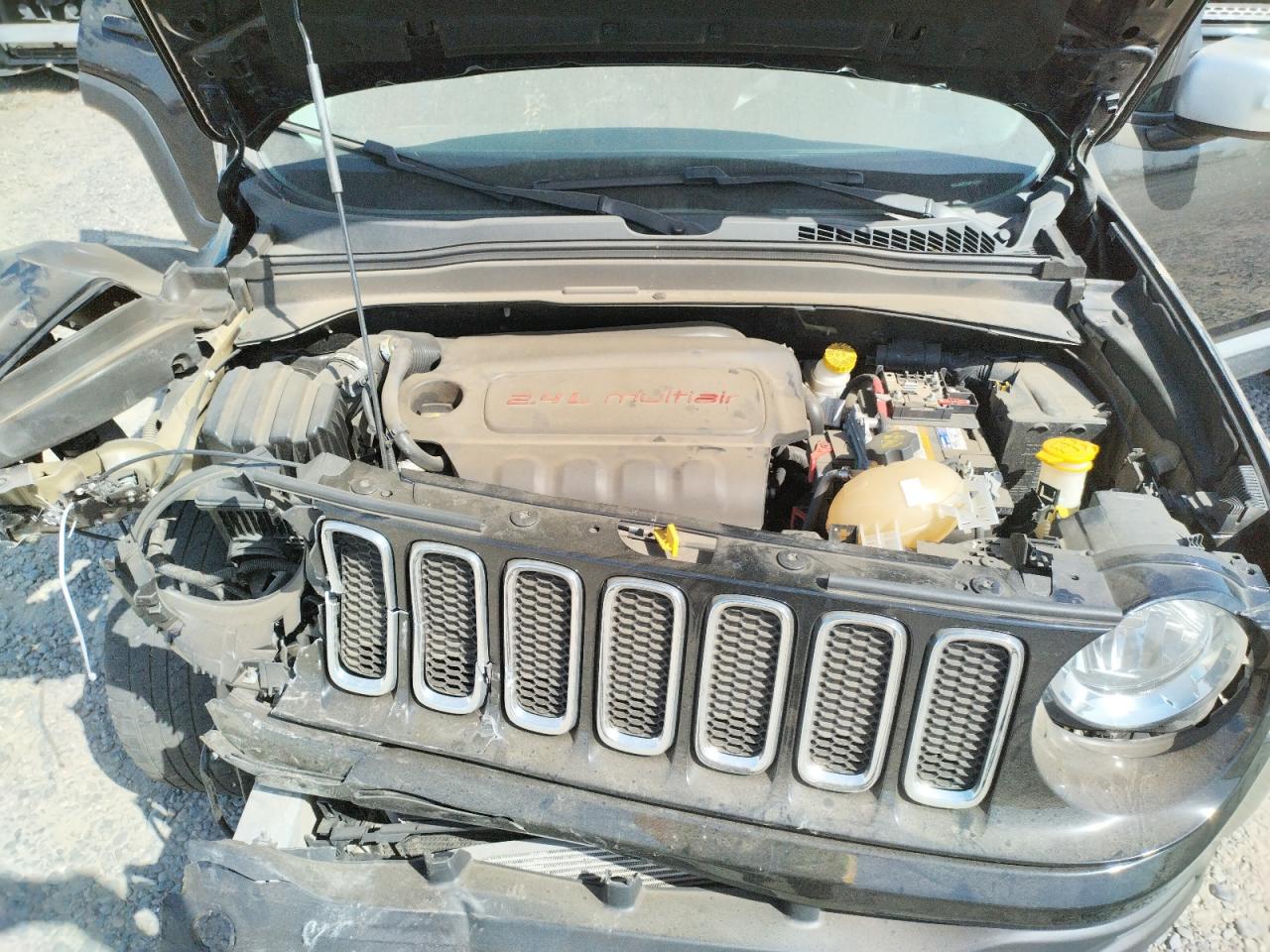 Photo 7 from auction – 2016 JEEP RENEGADE L with VIN ZACCJADT2GPC82831