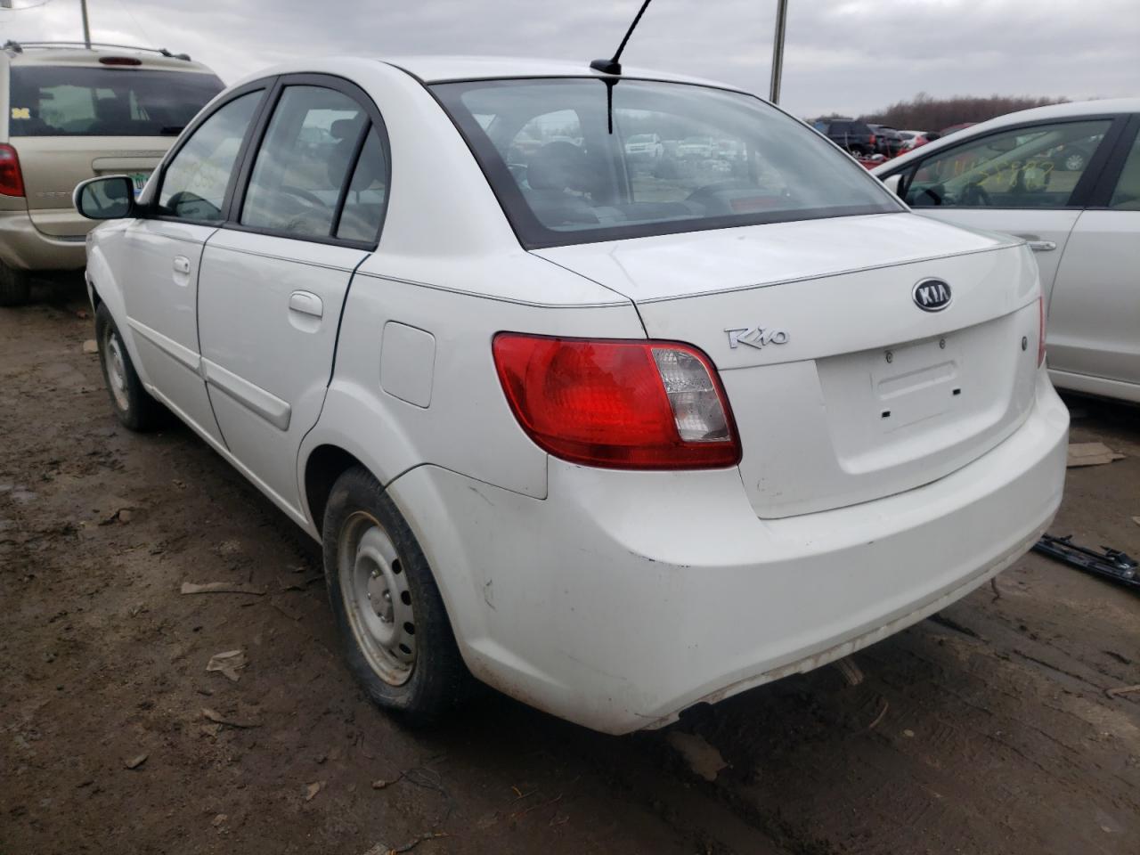 Photo 3 from auction – 2011 KIA RIO BASE with VIN KNADH4A37B6751345