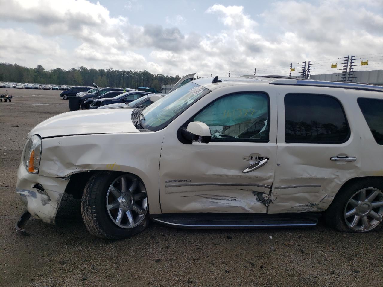 Photo 9 from auction – 2013 GMC YUKON DENA with VIN 1GKS2EEF6DR192950