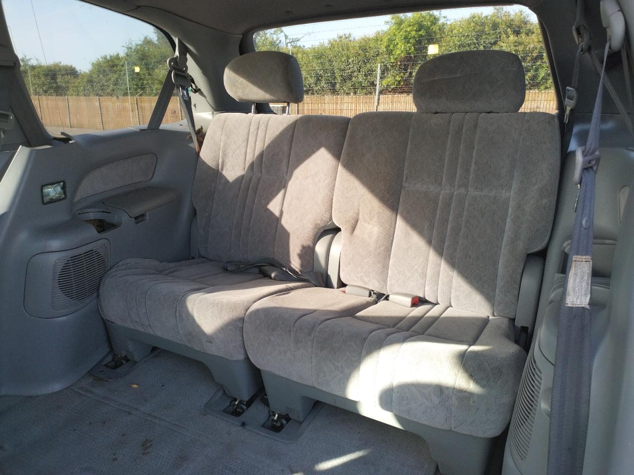 Photo 6 from auction – 2000 TOYOTA SIENNA LE with VIN 4T3ZF13C7YU318237
