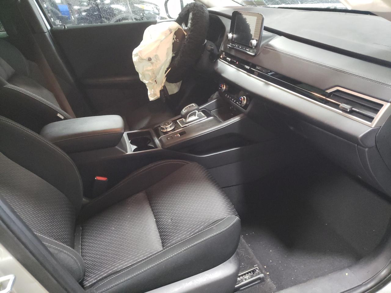 Photo 5 from auction – 2022 MITSUBISHI OUTLANDER with VIN JA4J4TA80NZ028151