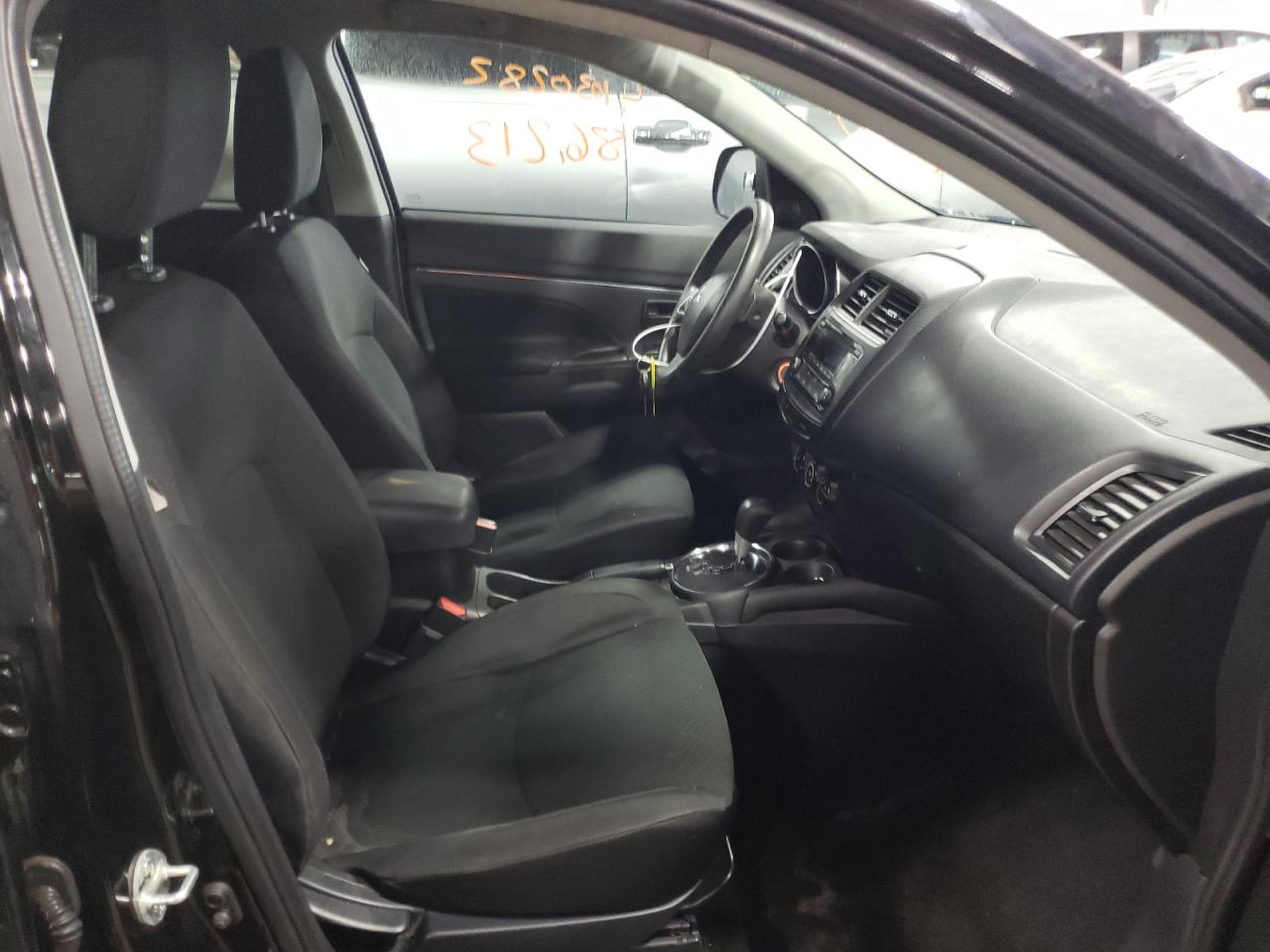 Фото 5 с аукциона – 2015 MITSUBISHI OUTLANDER с VIN 4A4AR3AU5FE016664