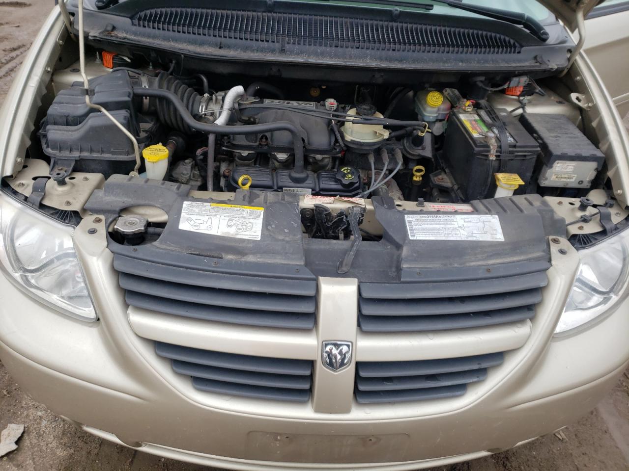 Photo 7 from auction – 2005 DODGE GRAND CARA with VIN 2D4GP44L35R362894