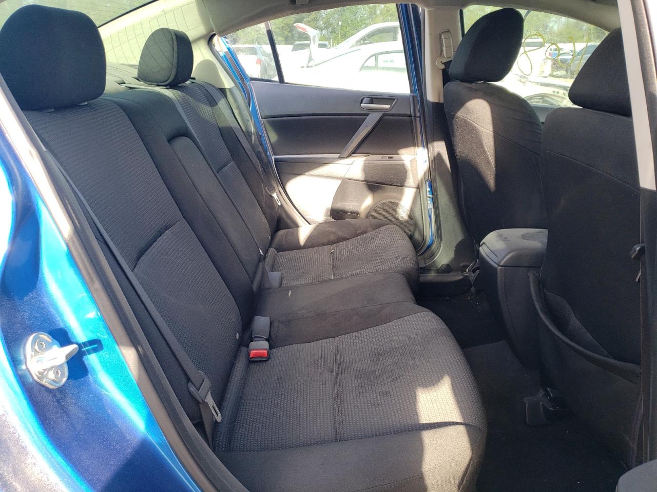 Photo 6 from auction – 2012 MAZDA 3 I with VIN JM1BL1V8XC1589612
