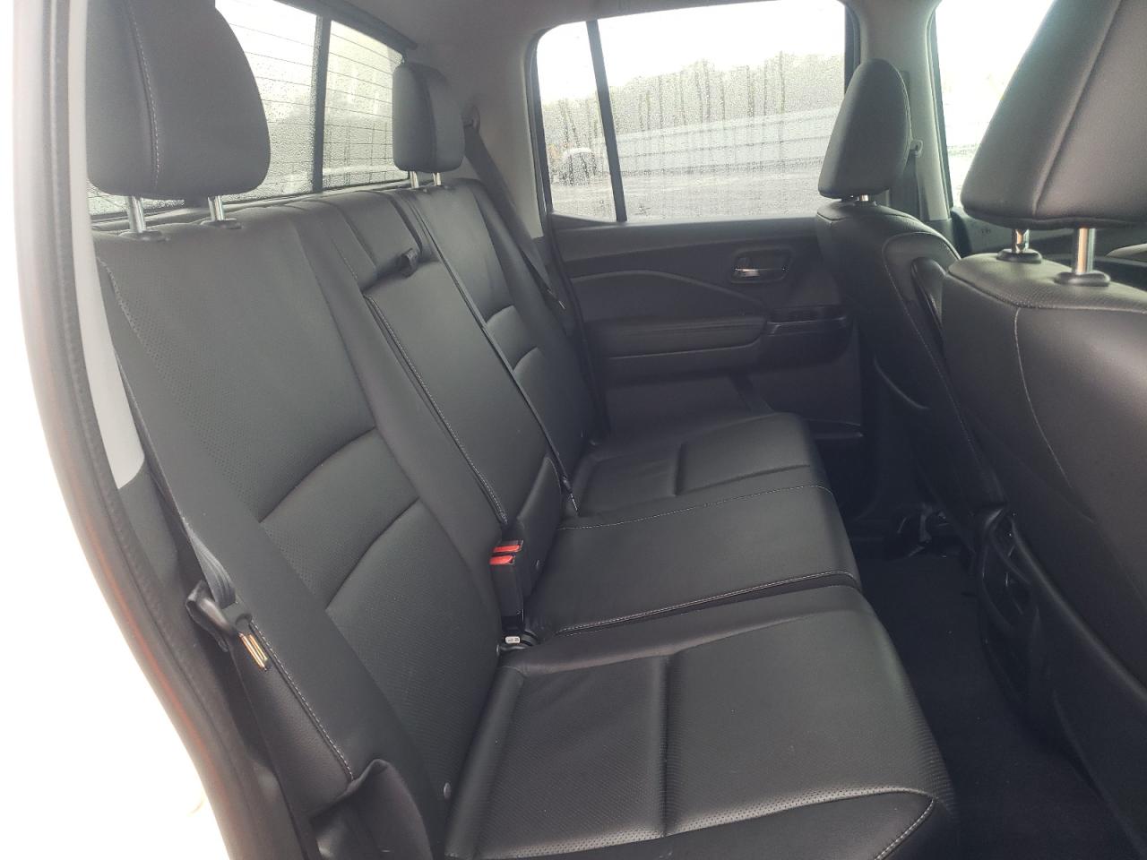 Photo 6 from auction – 2019 HONDA RIDGELINE with VIN 5FPYK3F55KB008978