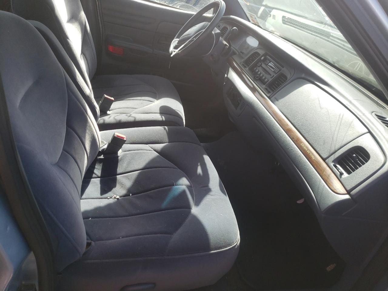 Photo 5 from auction – 2002 FORD CROWN VICT with VIN 2FAFP73W02X111592