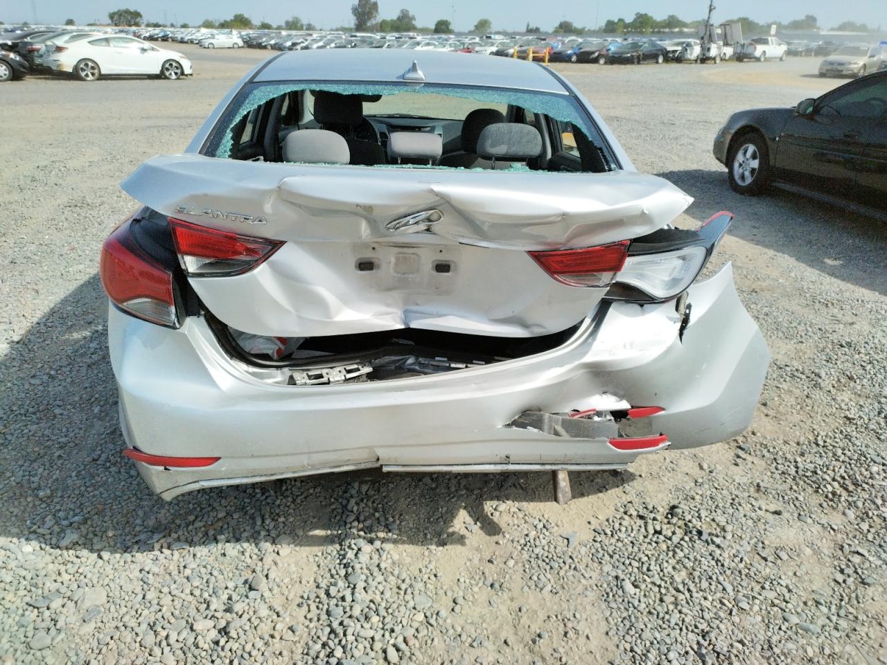 Photo 9 from auction – 2016 HYUNDAI ELANTRA SE with VIN 5NPDH4AE2GH759791