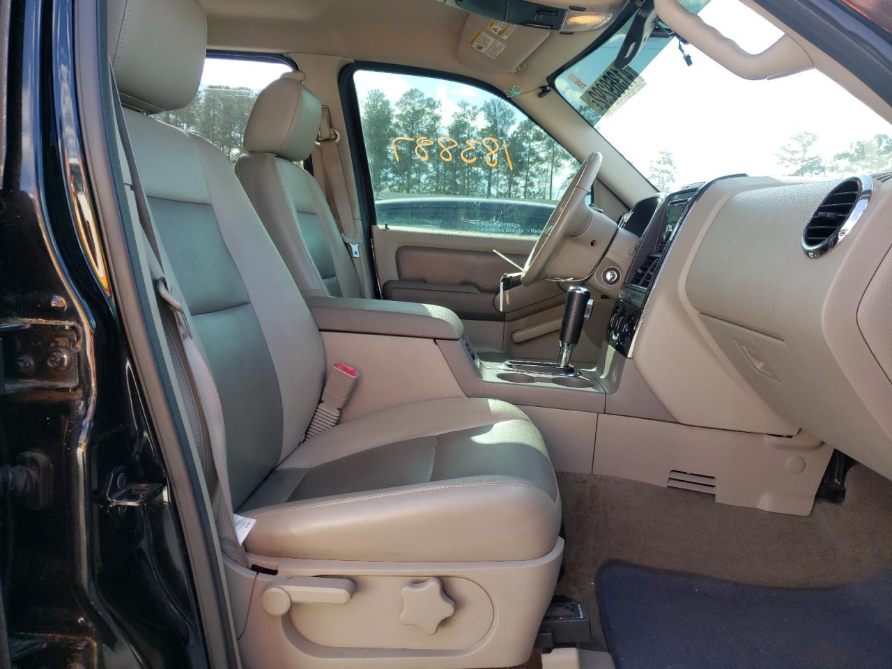 Photo 5 from auction – 2007 FORD EXPLORER X with VIN 1FMEU63E27UB25746