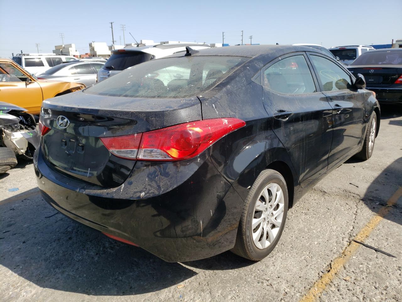 Photo 4 from auction – 2011 HYUNDAI ELANTRA GL with VIN 5NPDH4AE4BH043192